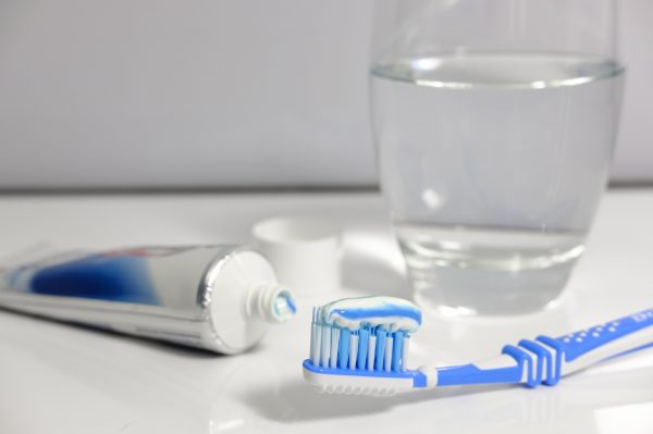 每天刷牙为什么还会得牙周病？